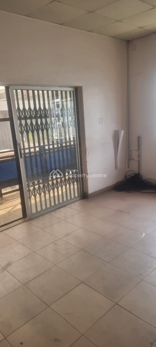 Spacious 8 Rooms Commercial Building, 3 Rooms Bq, Spacious Parking, Off Eko Hotel, By Sanusi Fafunwa, Victoria Island (vi), Lagos, Office Space for Rent