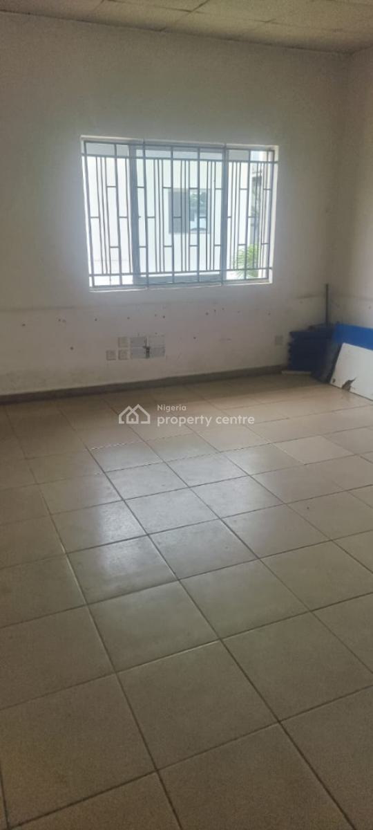 Spacious 8 Rooms Commercial Building, 3 Rooms Bq, Spacious Parking, Off Eko Hotel, By Sanusi Fafunwa, Victoria Island (vi), Lagos, Office Space for Rent