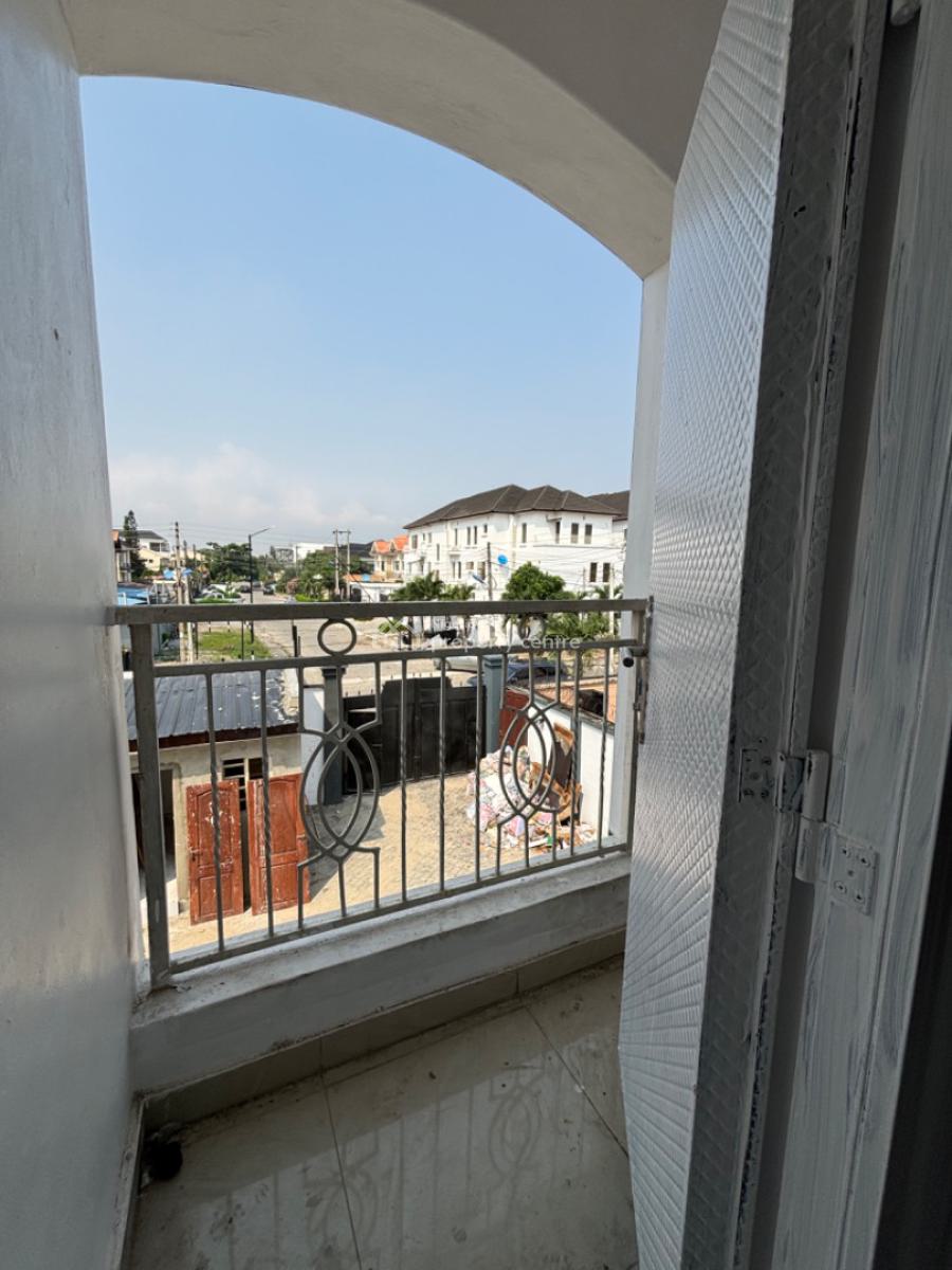 Big Studio Apartment, Off Admiralty Way, Lekki Phase 1, Lekki, Lagos, Self Contain (single Rooms) for Rent