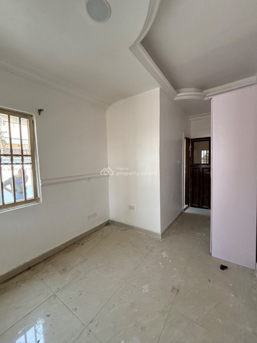 Spacious 2 Bedroom Apartment, Lekki Phase 1, Lekki, Lagos, Flat / Apartment for Rent