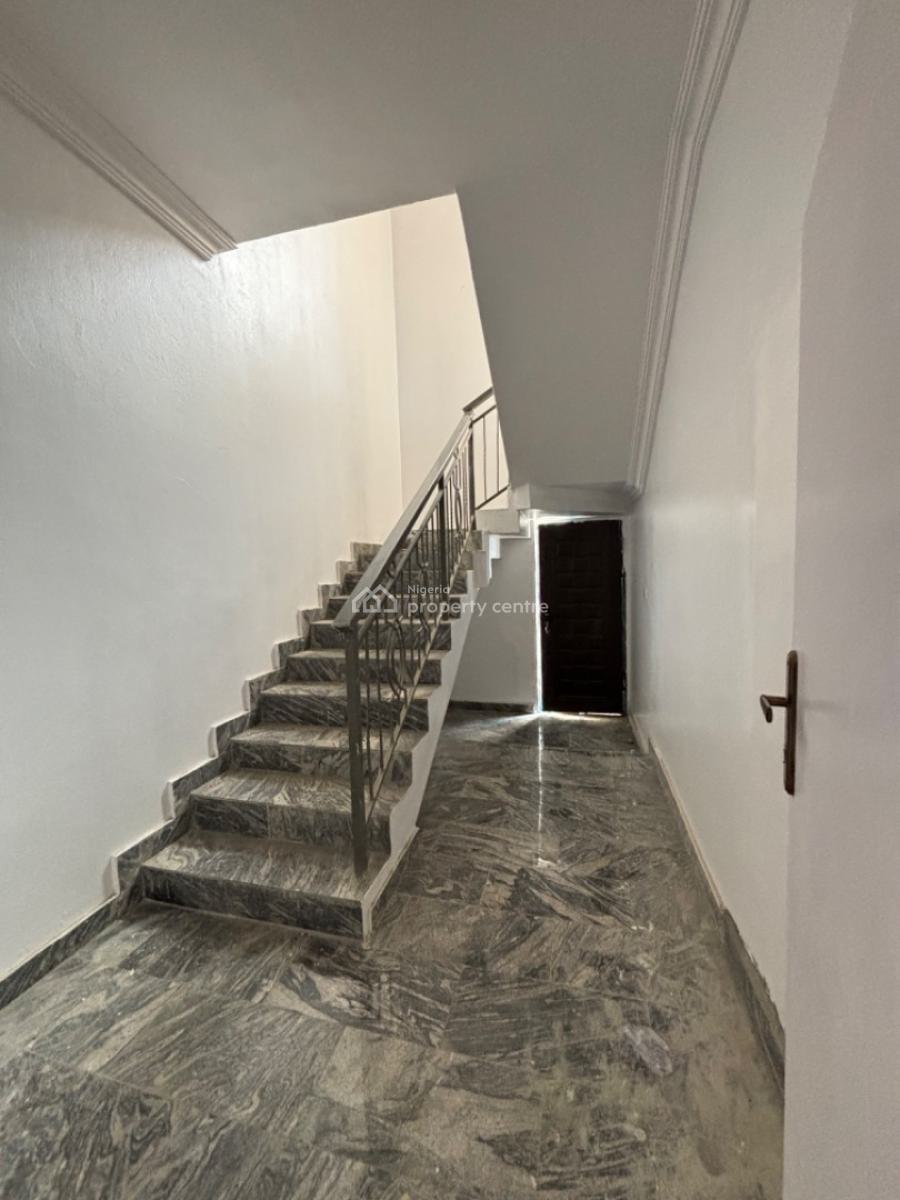 Spacious 2 Bedroom Apartment, Lekki Phase 1, Lekki, Lagos, Flat / Apartment for Rent