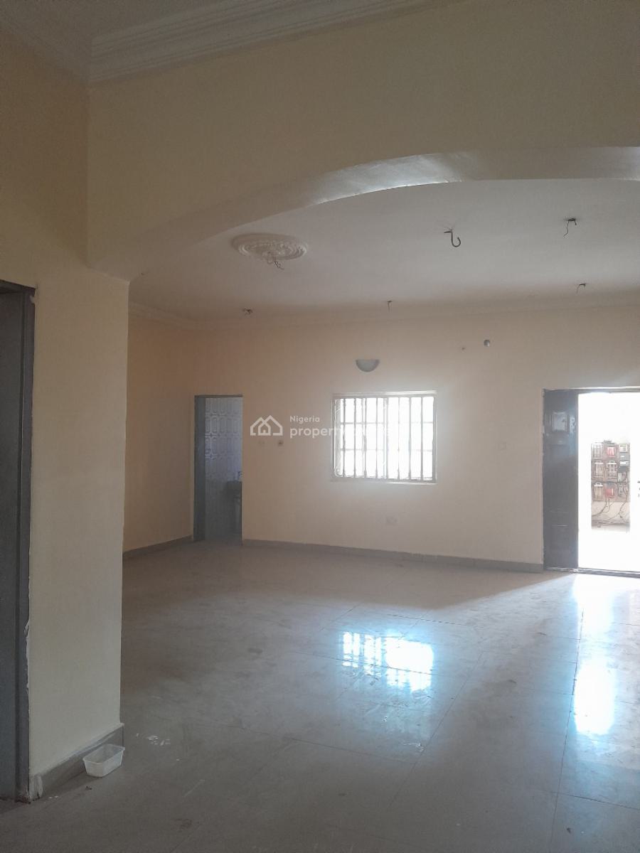 Spacious 2-bedroom Ground Floor Flat in Prime Wuse 2, By Dubia Gate & Cigar, Wuse 2, Abuja, Flat / Apartment for Rent