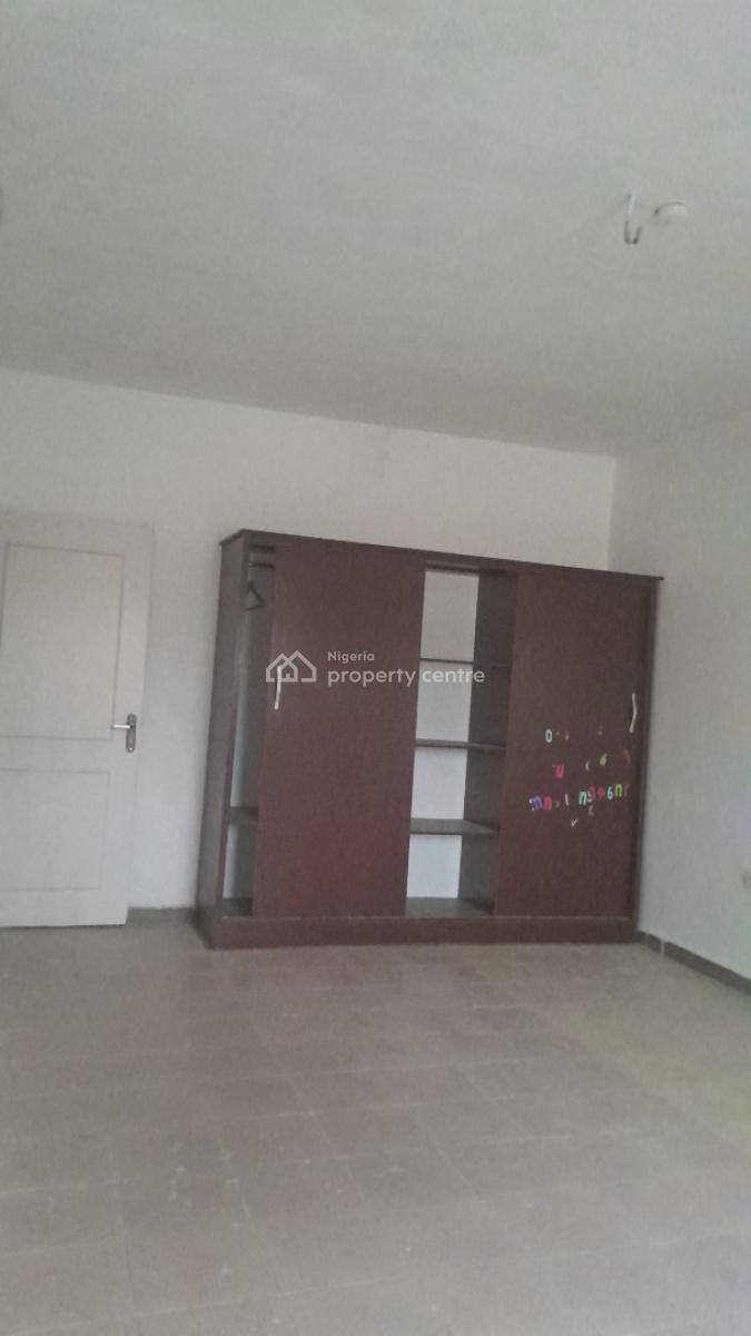 Spacious 2-bedroom Ground Floor Flat in Prime Wuse 2, By Dubia Gate & Cigar, Wuse 2, Abuja, Flat / Apartment for Rent