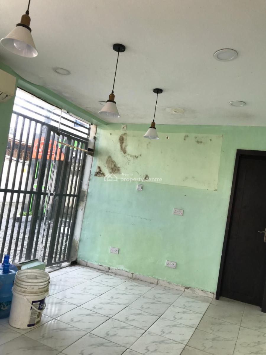 Standard and Portable Shop Space Face Road Downstairs on a Major Road, on a Major Raod Off Admiralty Way, Lekki Phase 1, Lekki, Lagos, Shop for Rent