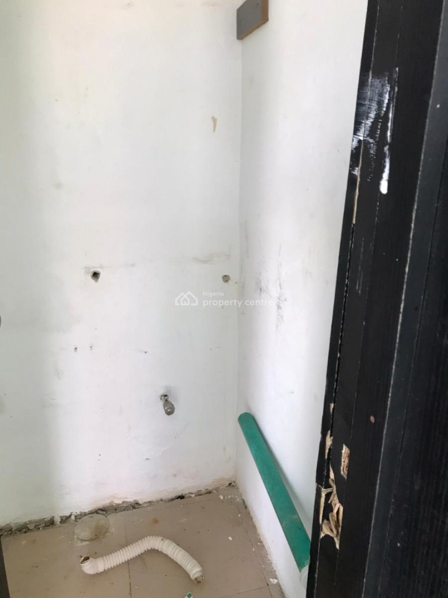 Standard and Portable Shop Space Face Road Downstairs on a Major Road, on a Major Raod Off Admiralty Way, Lekki Phase 1, Lekki, Lagos, Shop for Rent