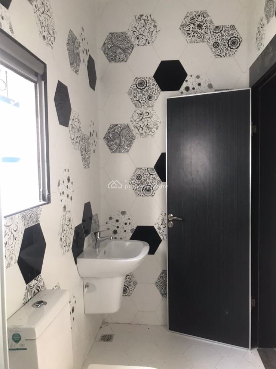 Newly Built 4 Units of 3 Bedrooms Flat with Bq ( Cooperate ), Lekki Phase 1, Lekki, Lagos, Flat / Apartment for Rent