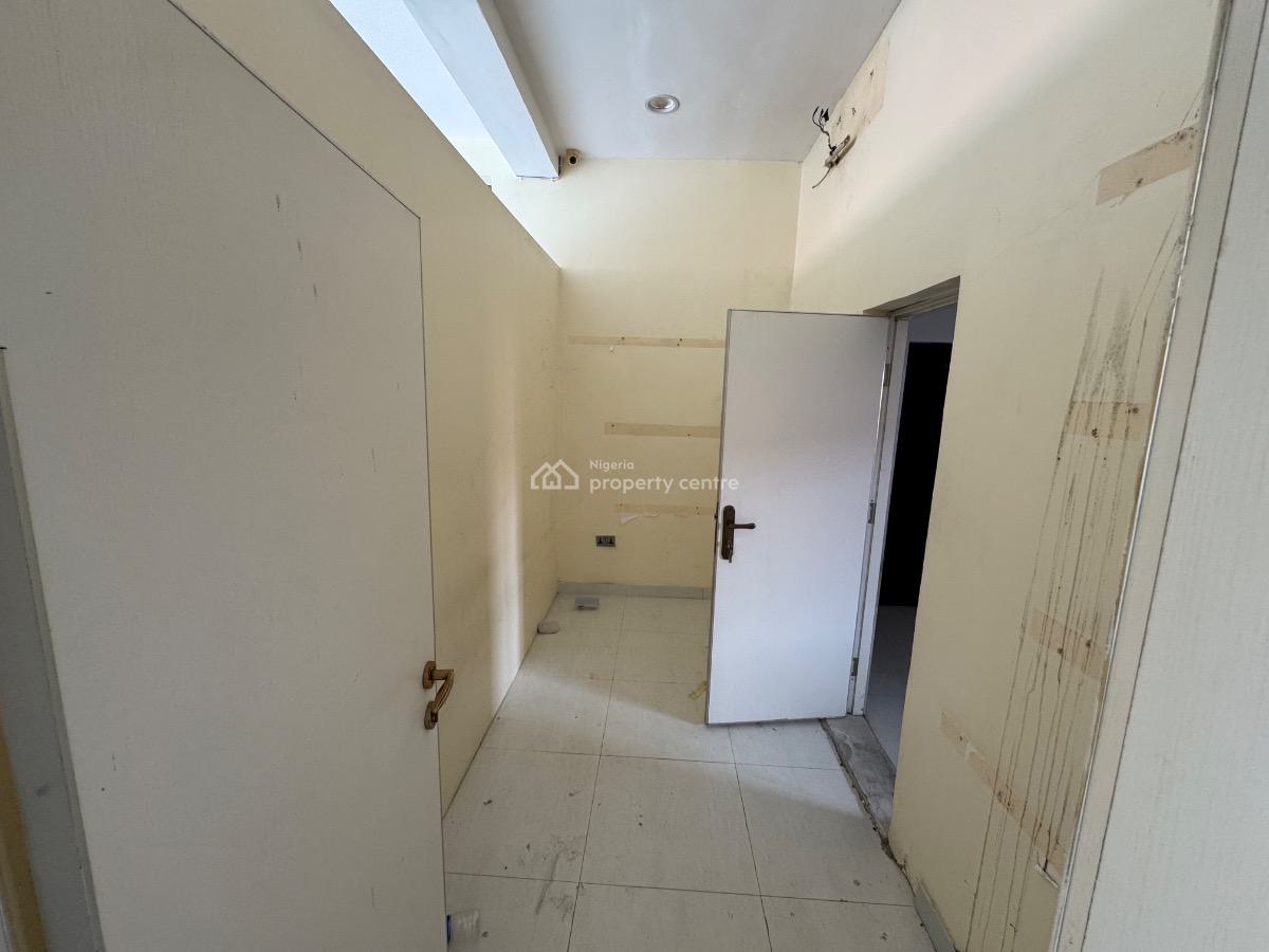 a Serviced 75sqm Shop Space in Lekki Phase 1., Off Admiralty Way Lekki Phase 1, Lekki Phase 1, Lekki, Lagos, Shop for Rent