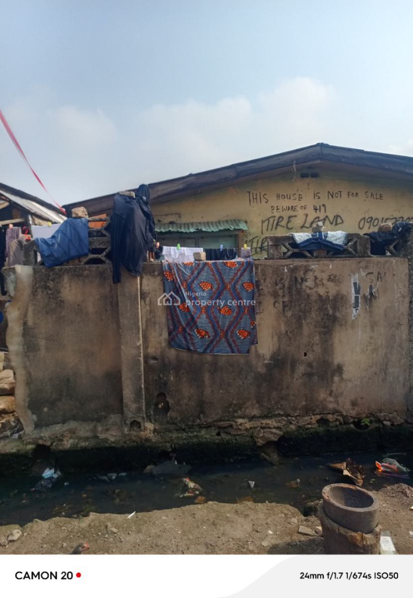 Bungalow on a Full Plot, Ijesha, Surulere, Lagos, Block of Flats for Sale