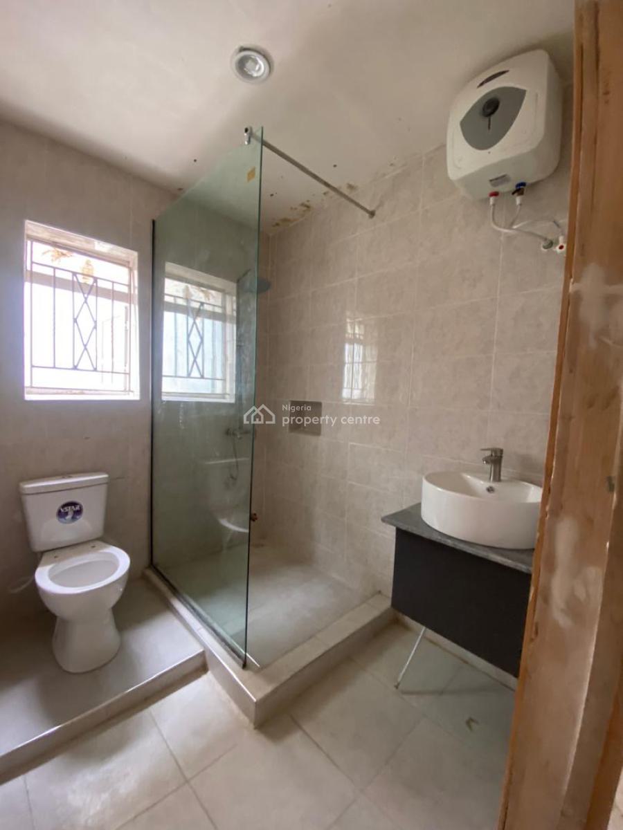 Beautiful Well Renovated 4bedrooms Semi Detached Duplex with Bq, Off Fola Osibo, Lekki Phase 1, Lekki, Lagos, Semi-detached Duplex for Rent