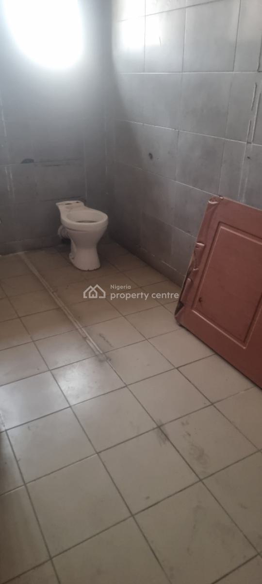 Well Maintained Building Comprises of 8 Rooms with 2bq, Off Eko Hotel, Victoria Island (vi), Lagos, Office Space for Rent