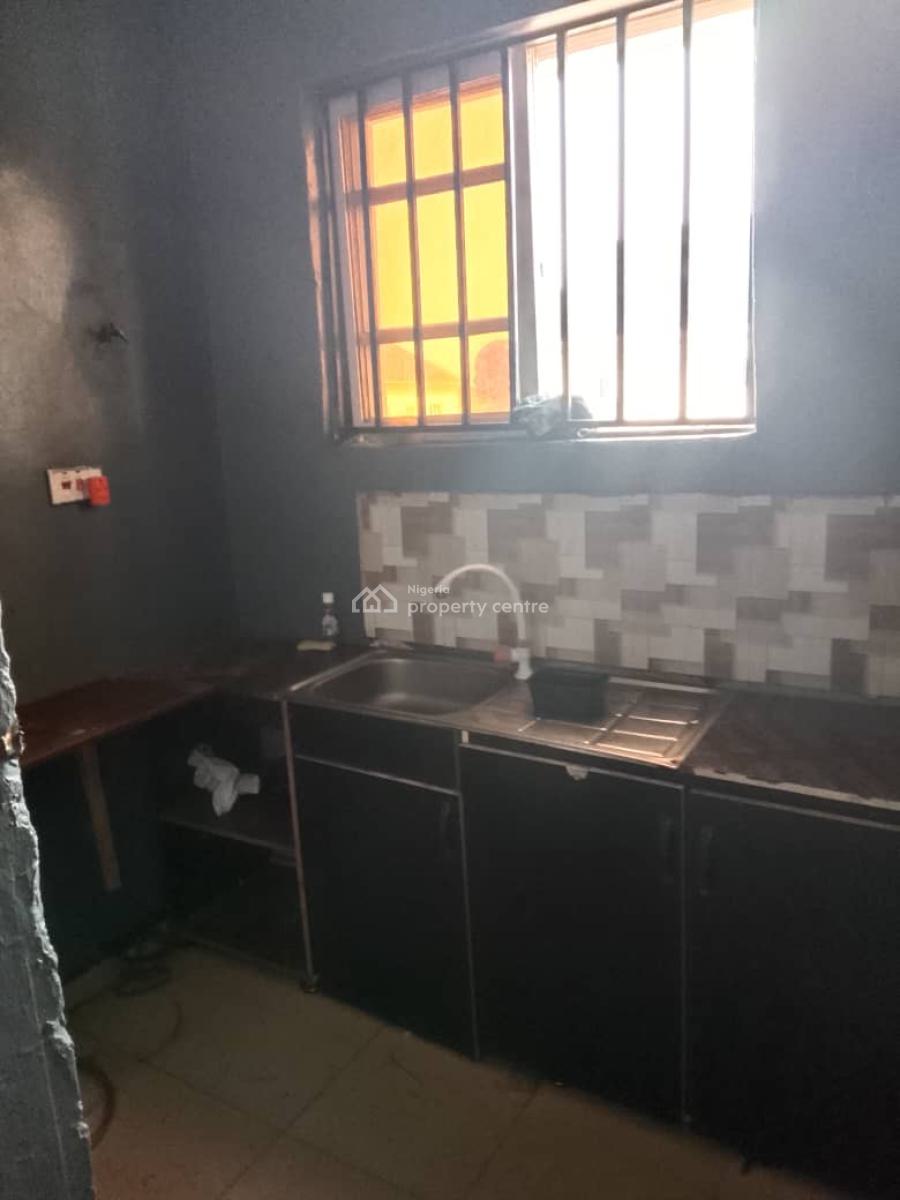 Mini Flat Upstairs in a Secured Neighbourhood, Olowoira Via Omole Phase 2 Lagos, Olowora, Magodo, Lagos, Mini Flat (room and Parlour) for Rent