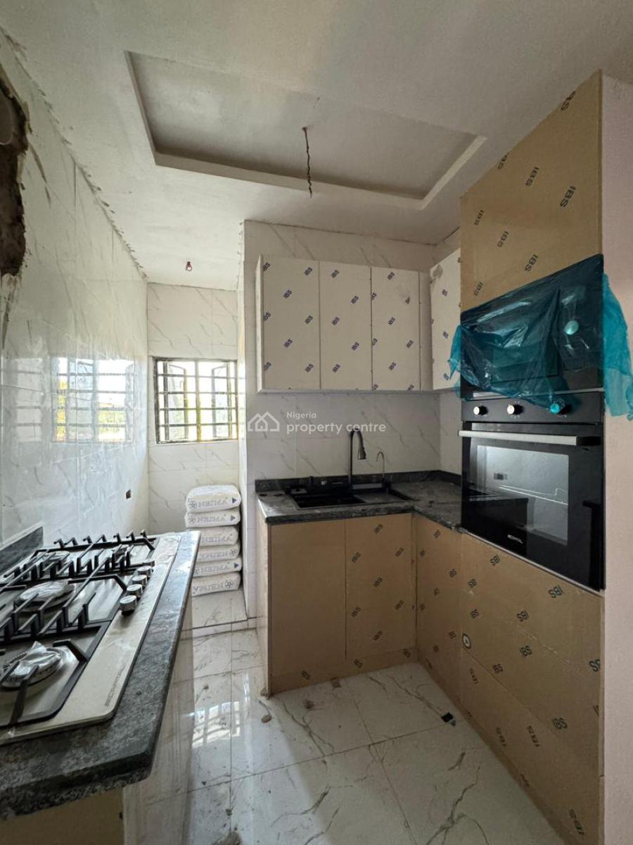 Lovely 2 Bedroom with Both Open & Close Plan Kitchen, Yaba, Lagos, Flat / Apartment for Sale