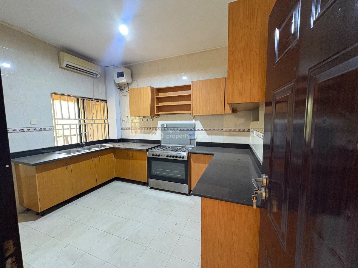 Neatly Renovated 3bedroom in a Neat Neighborhood, Wuse 2, Wuse 2, Abuja, Flat / Apartment for Rent