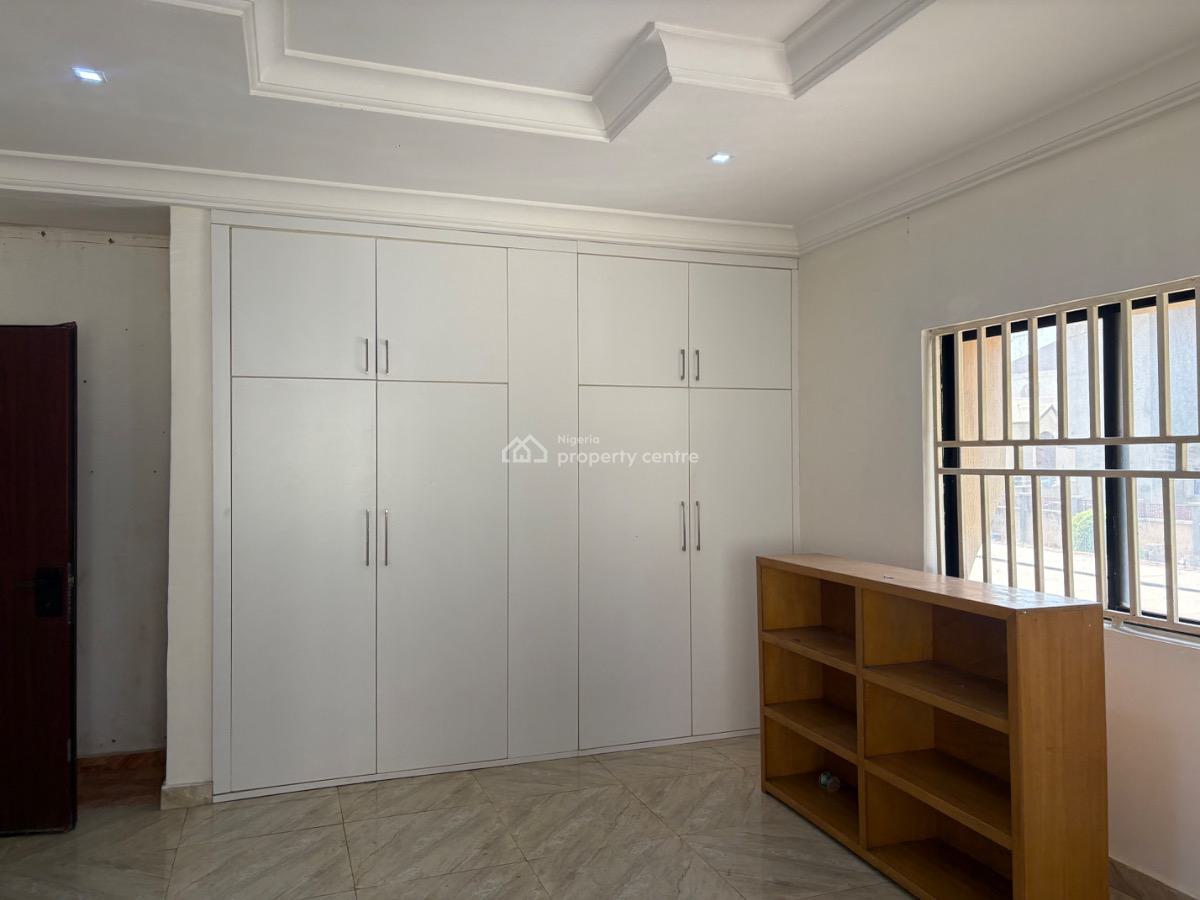 Neatly Renovated 3bedroom in a Neat Neighborhood, Wuse 2, Wuse 2, Abuja, Flat / Apartment for Rent