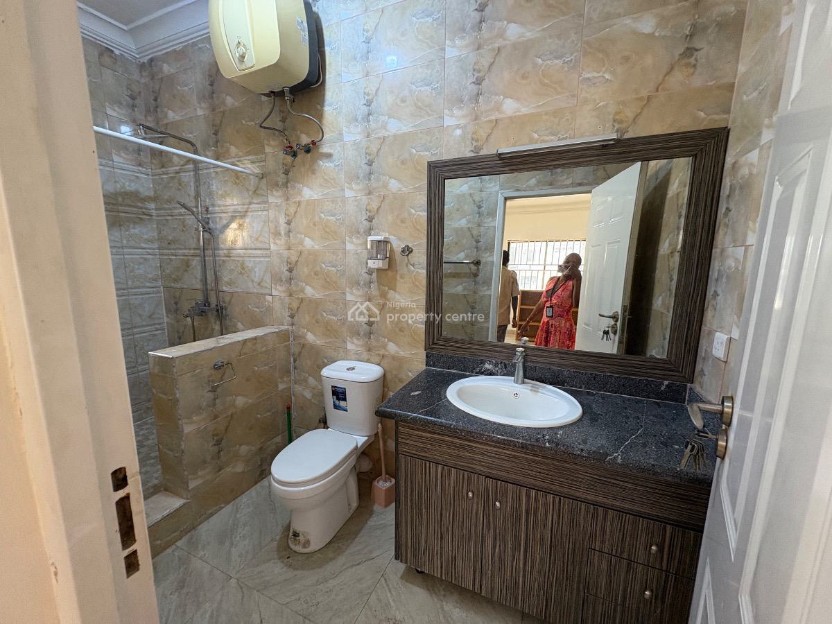 Neatly Renovated 3bedroom in a Neat Neighborhood, Wuse 2, Wuse 2, Abuja, Flat / Apartment for Rent