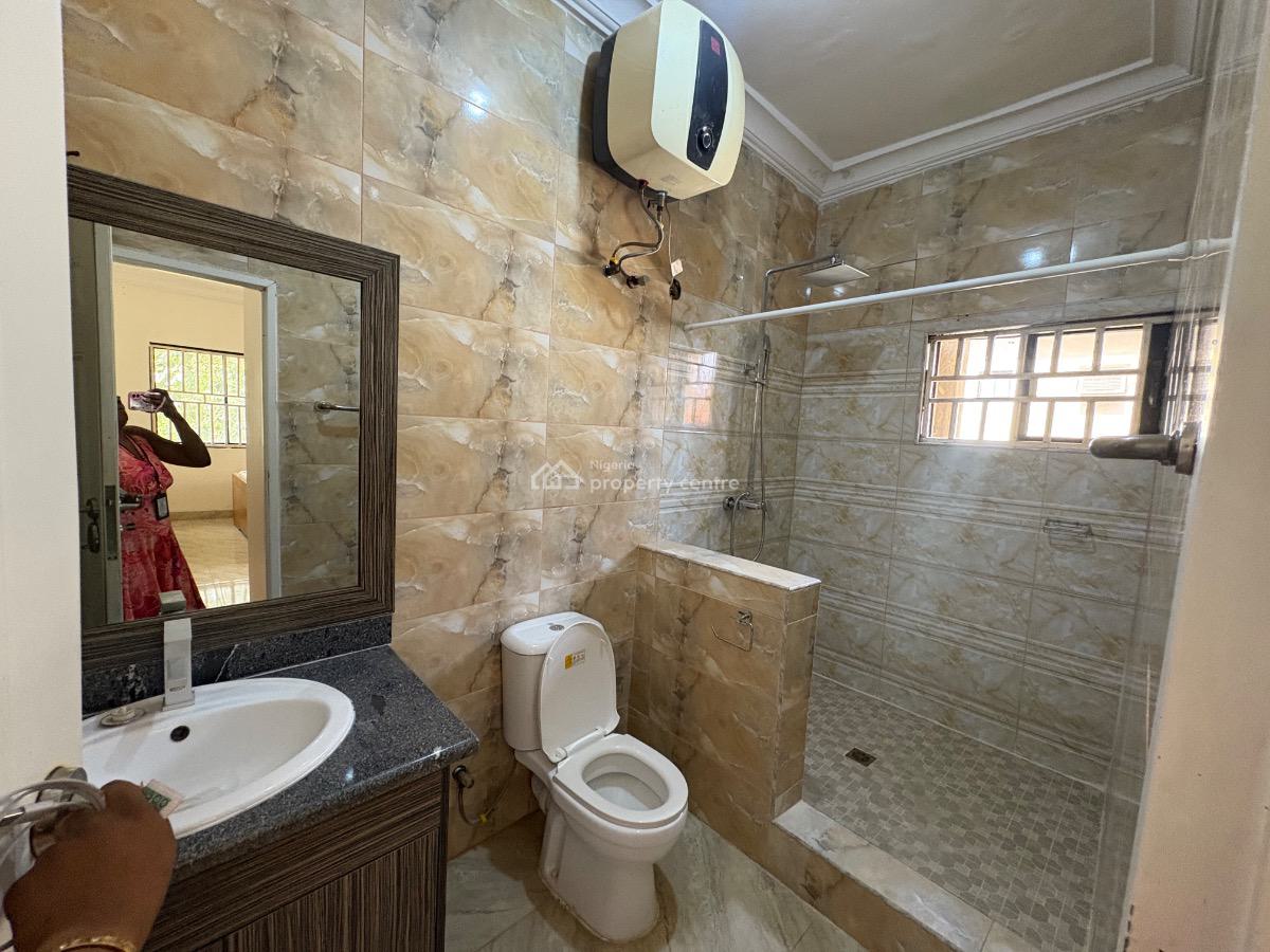 Neatly Renovated 3bedroom in a Neat Neighborhood, Wuse 2, Wuse 2, Abuja, Flat / Apartment for Rent