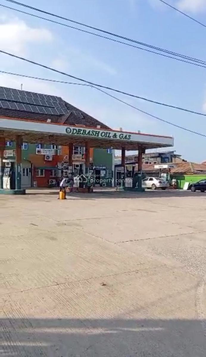 Filling Station with 6 Pumps at Lekki Phase 1, Lekki Phase 1, Lekki, Lagos, Filling Station for Sale