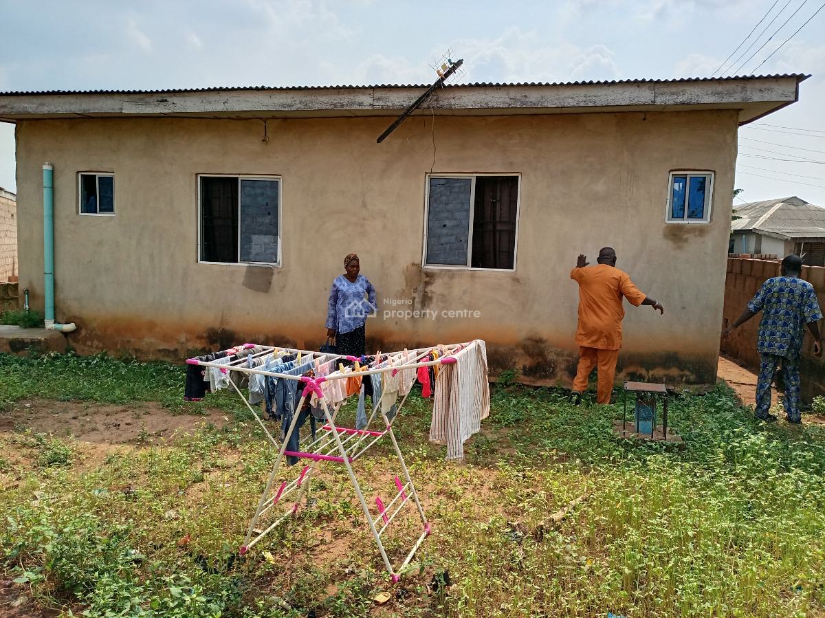 3 Bedroom Bungalow with Bq, Iyana School Off Ogijo Road, Ikorodu, Lagos, Detached Bungalow for Sale