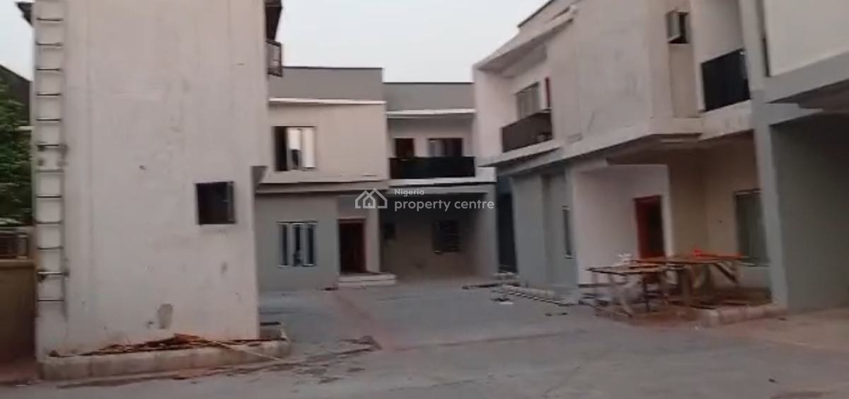 5bedroom Detach House with Bq=, Festac, Amuwo Odofin, Lagos, Detached Duplex for Sale