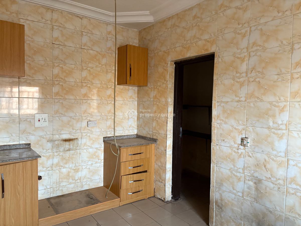 Neatly Renovated 2bedroom in an Estate, Wuye, Wuye, Abuja, Flat / Apartment for Rent