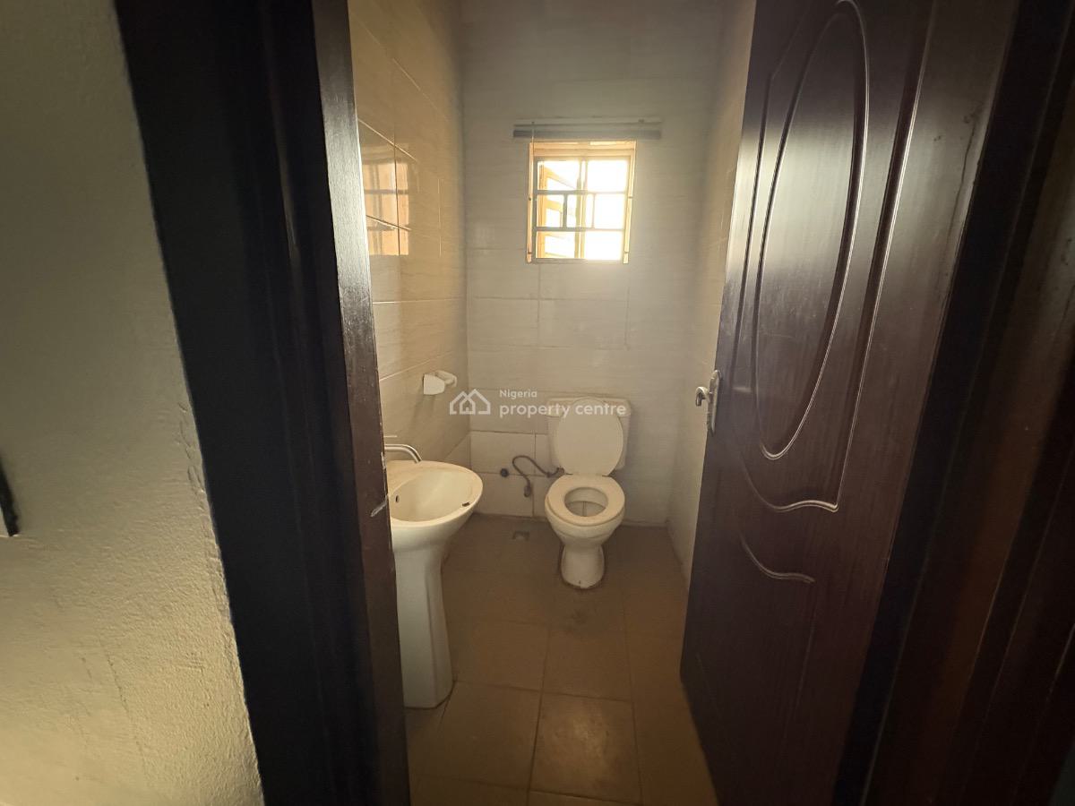 Neatly Renovated 2bedroom in an Estate, Wuye, Wuye, Abuja, Flat / Apartment for Rent