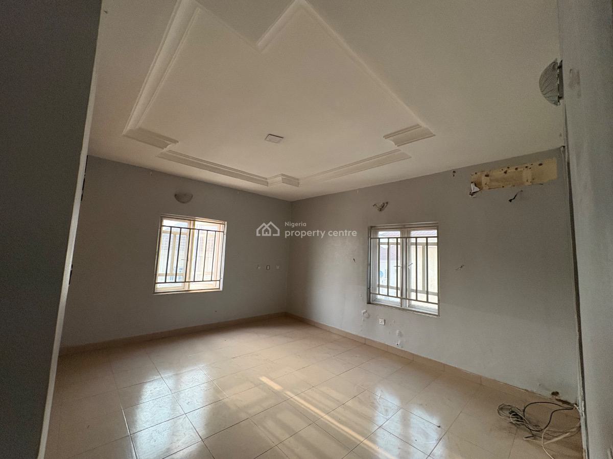 Neatly Renovated 2bedroom in an Estate, Wuye, Wuye, Abuja, Flat / Apartment for Rent