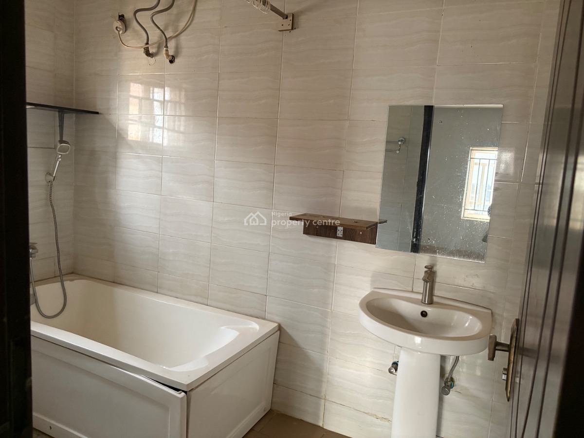 Neatly Renovated 2bedroom in an Estate, Wuye, Wuye, Abuja, Flat / Apartment for Rent