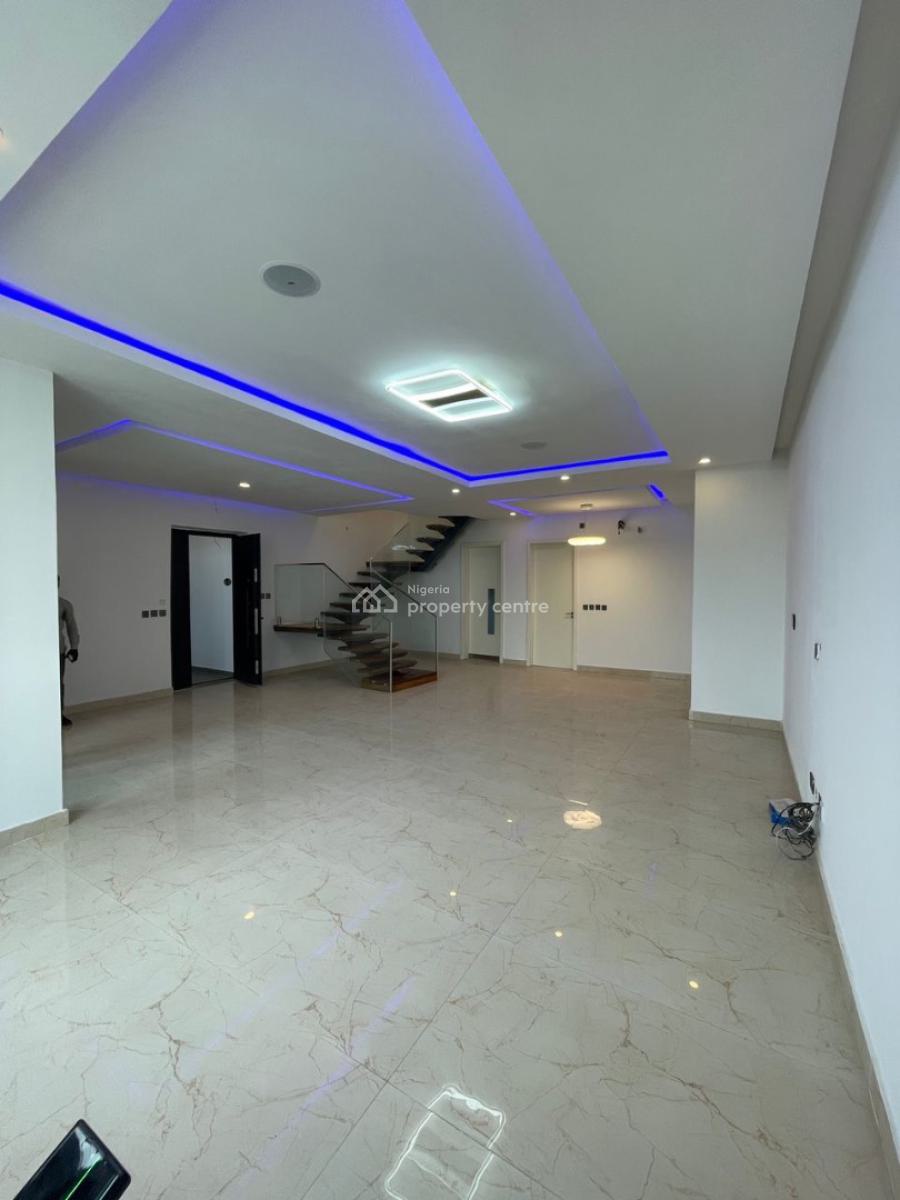 Beautiful Built 4 Bed Penthouse with Swimming Pool, Lekki Phase 1, Lagos, Lekki Phase 1, Lekki, Lagos, Block of Flats for Sale