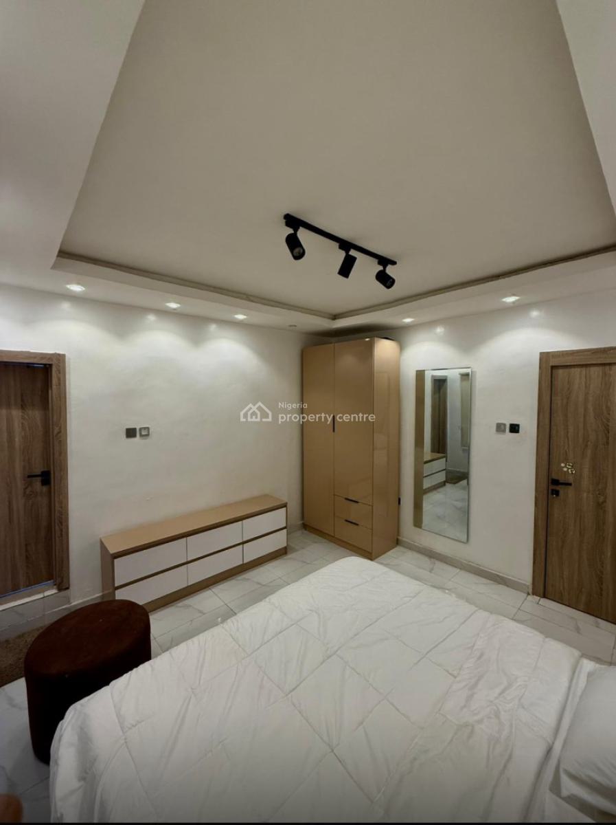 2 Bedrooms, Alagomeji, Yaba, Lagos, Flat / Apartment Short Let