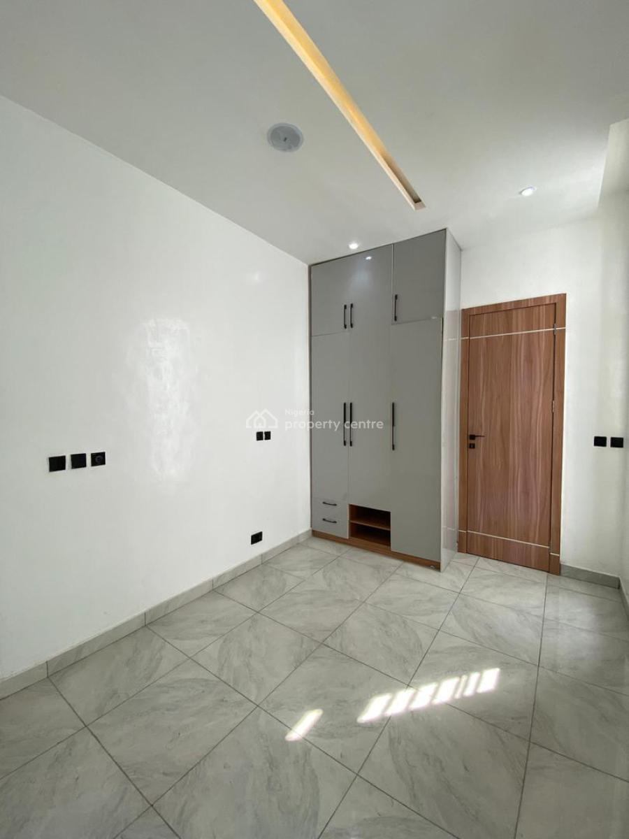 Well  Built 4 Bedroom Fully Detached Duplex  with Bq., Orchid, Lekki, Lagos, Detached Duplex for Sale