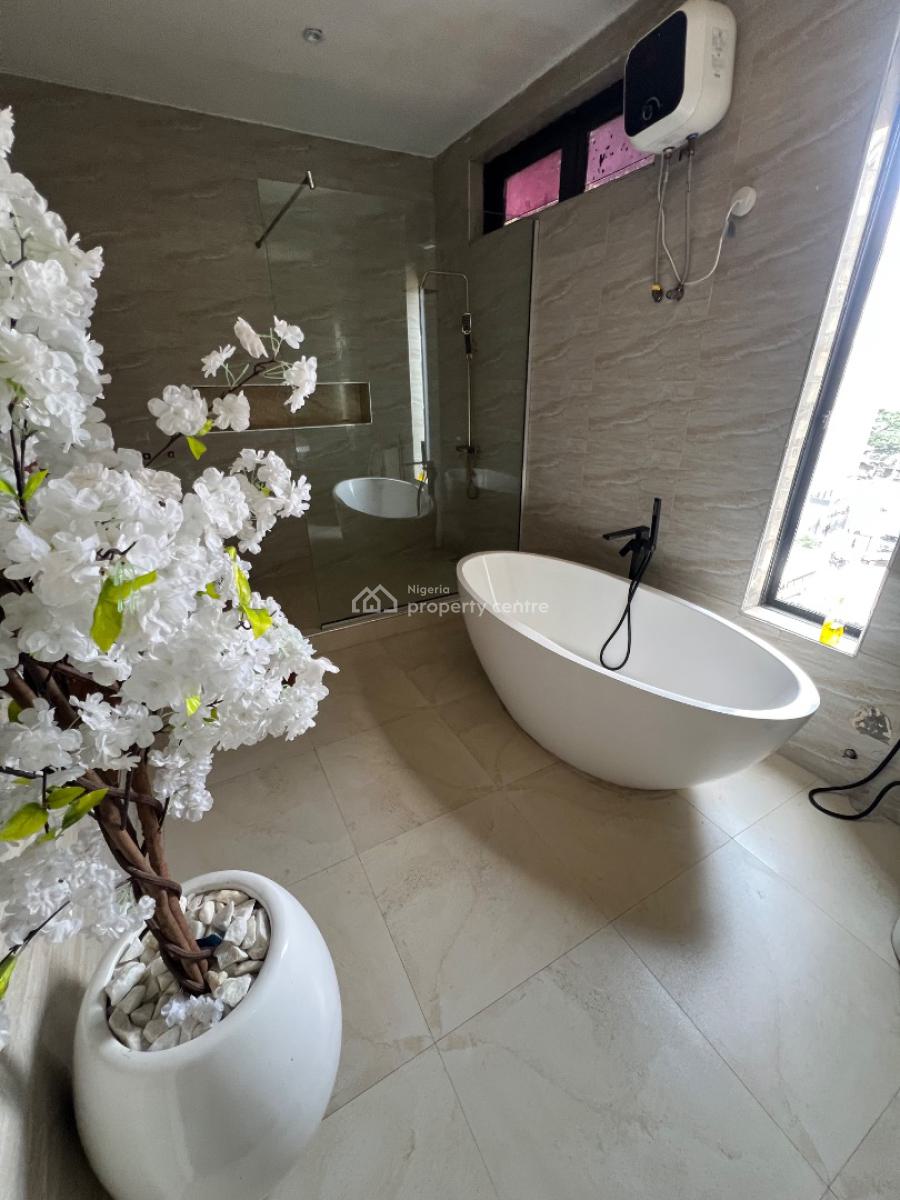 Unfurnished and Fully-serviced 3-bedroom Flat with 24 Hrs Electricity, Lekki Phase 1, Lekki, Lagos, Flat / Apartment for Rent