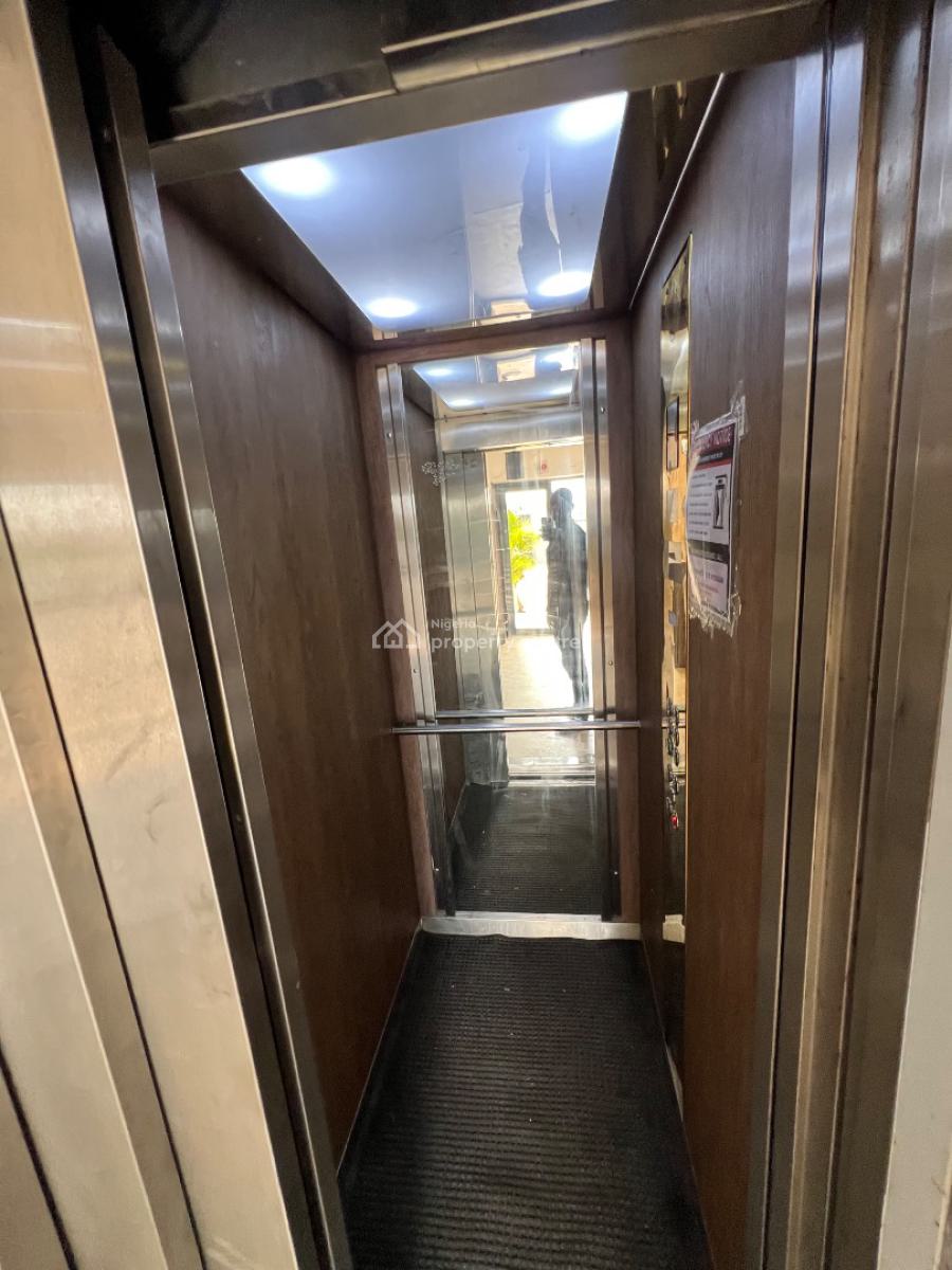 Unfurnished and Fully-serviced 3-bedroom Flat with 24 Hrs Electricity, Lekki Phase 1, Lekki, Lagos, Flat / Apartment for Rent