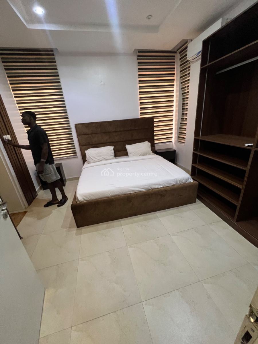 Unfurnished and Fully-serviced 3-bedroom Flat with 24 Hrs Electricity, Lekki Phase 1, Lekki, Lagos, Flat / Apartment for Rent