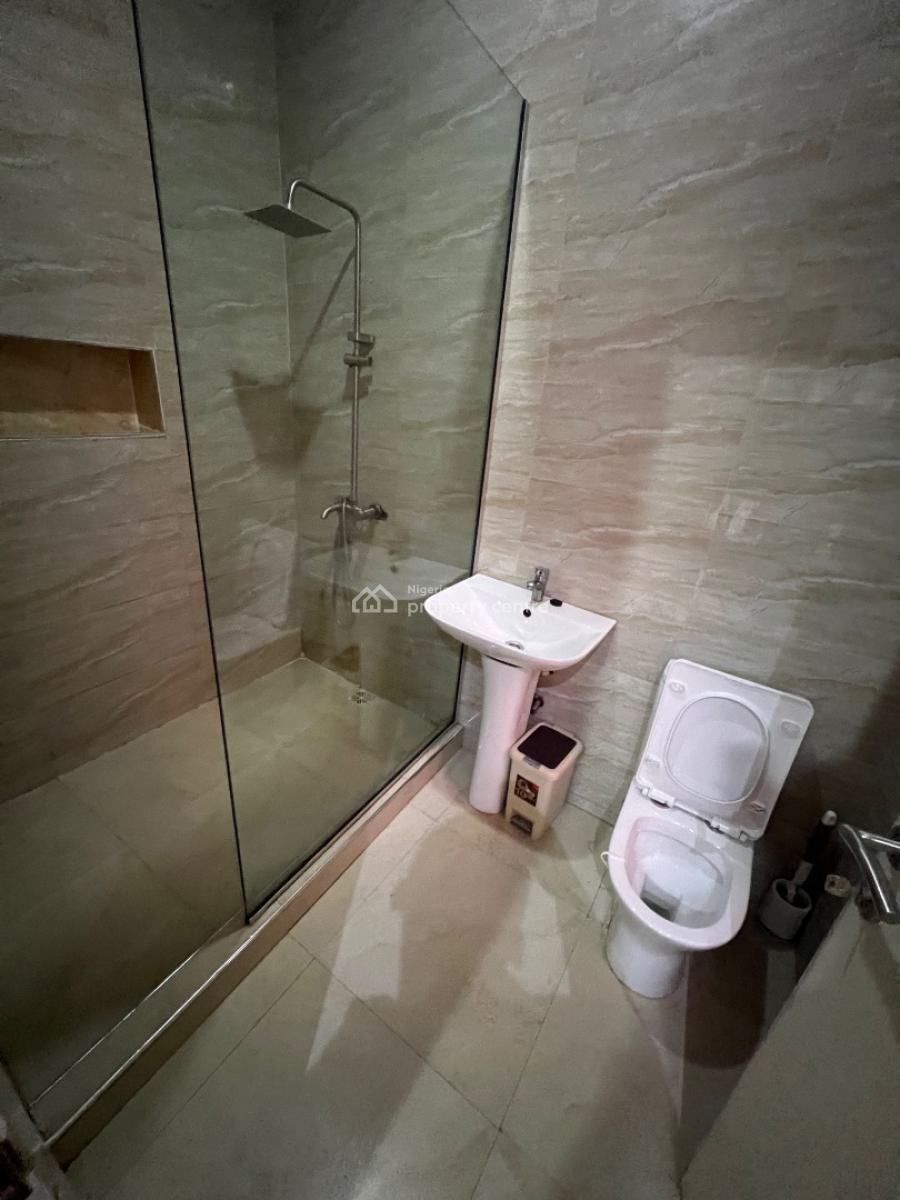 Unfurnished and Fully-serviced 3-bedroom Flat with 24 Hrs Electricity, Lekki Phase 1, Lekki, Lagos, Flat / Apartment for Rent