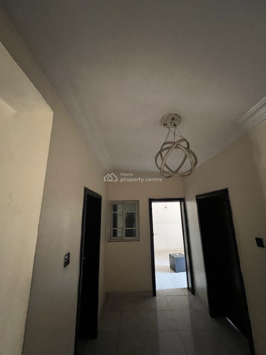 Spacious Room (upstairs) with Shared Standard Kitchen & Shared Palour, Chisco, Ikate, Lekki, Lagos, Self Contain (single Rooms) for Rent