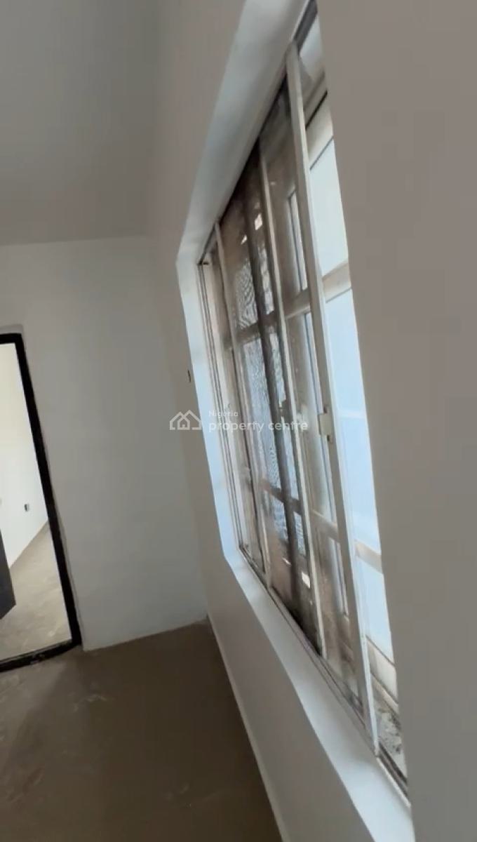 Spacious 2bedroom Apartment in Oworoshoki, Prince Idris Street, Oworoshoki, Oworonshoki, Shomolu, Lagos, Flat / Apartment for Rent
