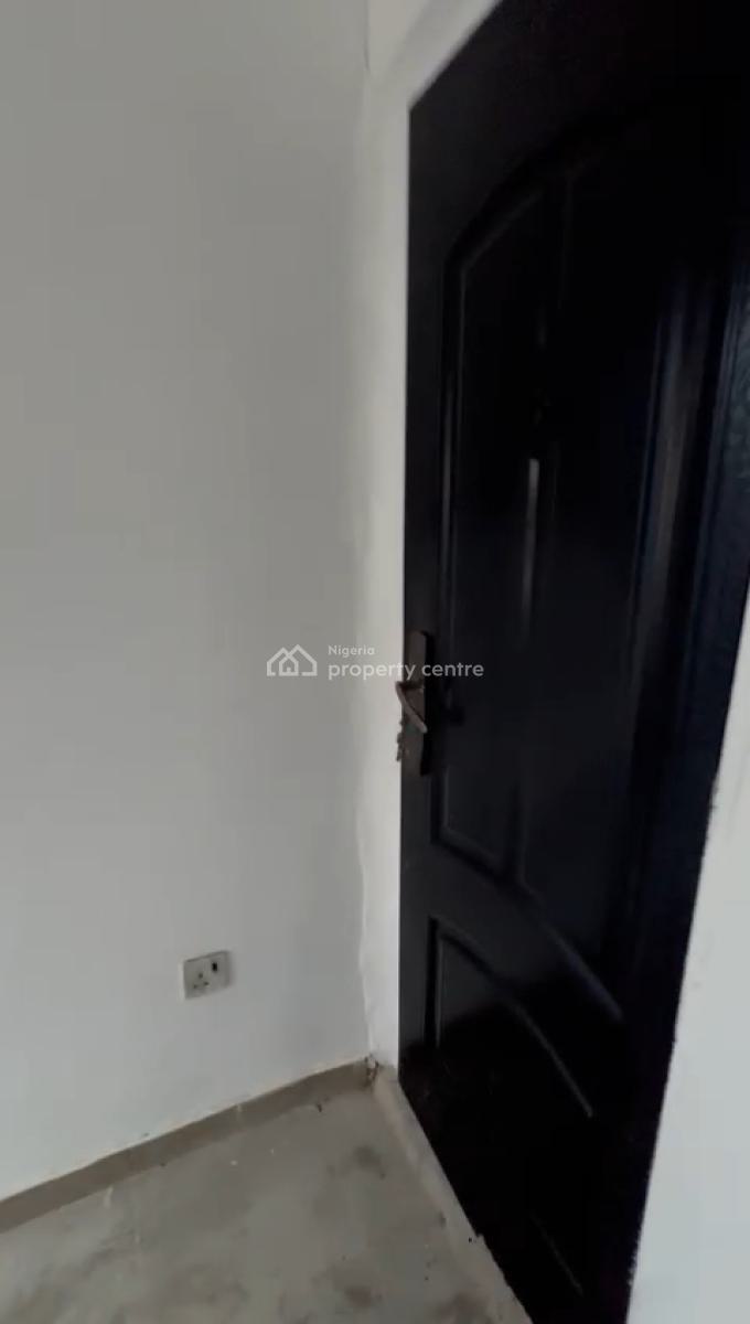 Spacious 2bedroom Apartment in Oworoshoki, Prince Idris Street, Oworoshoki, Oworonshoki, Shomolu, Lagos, Flat / Apartment for Rent