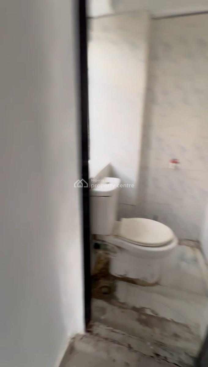 Spacious 2bedroom Apartment in Oworoshoki, Prince Idris Street, Oworoshoki, Oworonshoki, Shomolu, Lagos, Flat / Apartment for Rent