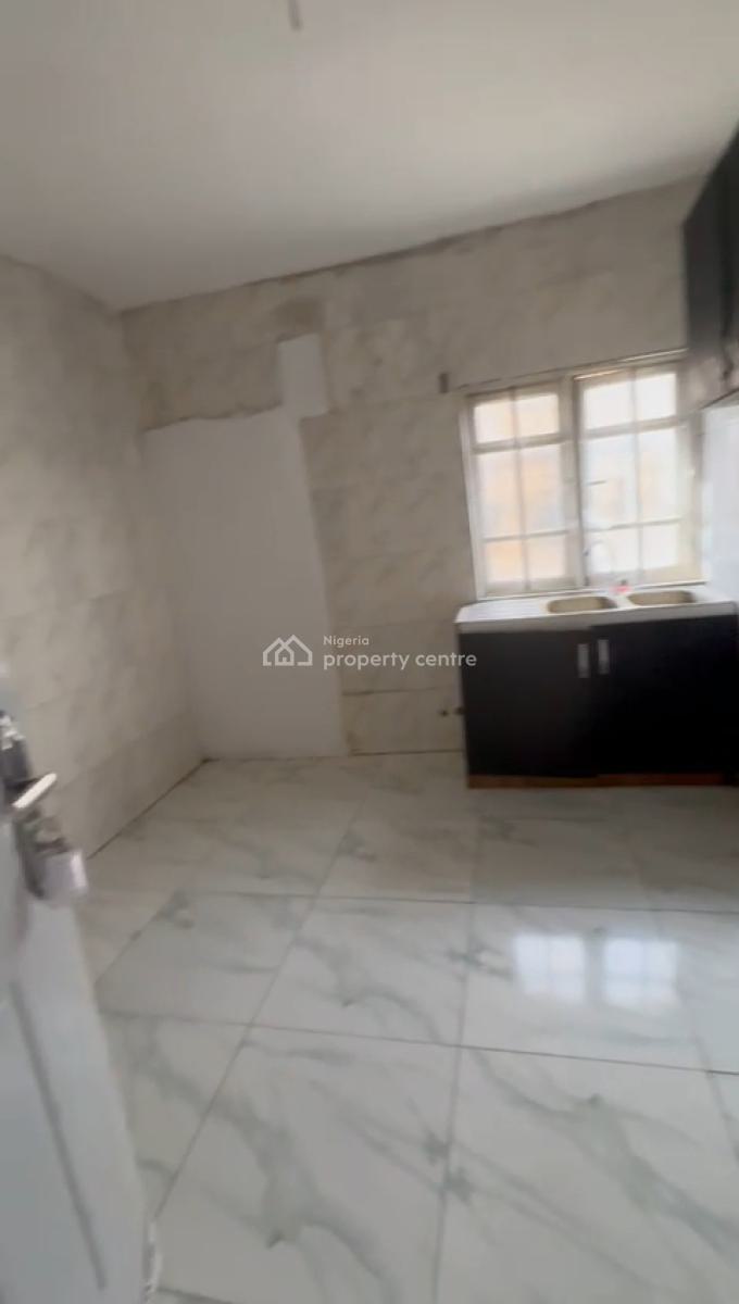 Spacious 2bedroom Apartment in Oworoshoki, Prince Idris Street, Oworoshoki, Oworonshoki, Shomolu, Lagos, Flat / Apartment for Rent