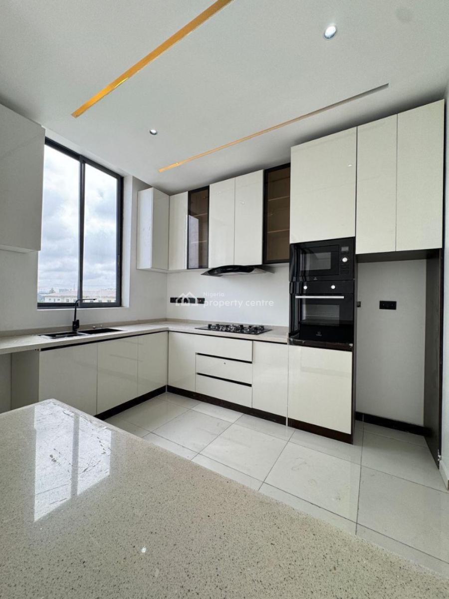 a Capacious and Fully Serviced 2-bedroom Apartment Offering Premium Li, Lekki, Lekki Phase 1, Lekki, Lagos, Block of Flats for Sale