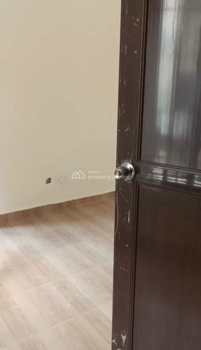 a Room Self Contained, Northern Foreshore Chevron Drive, Lekki, Lagos, Self Contain (single Rooms) for Rent