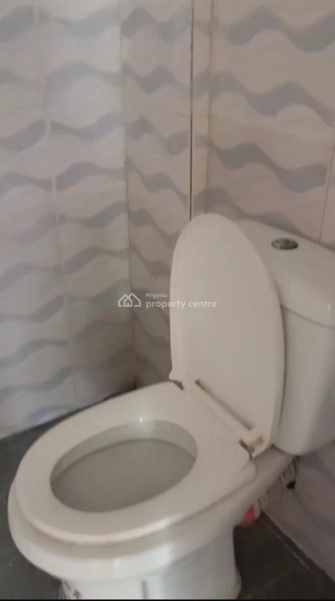 a Room Self Contained, Northern Foreshore Chevron Drive, Lekki, Lagos, Self Contain (single Rooms) for Rent