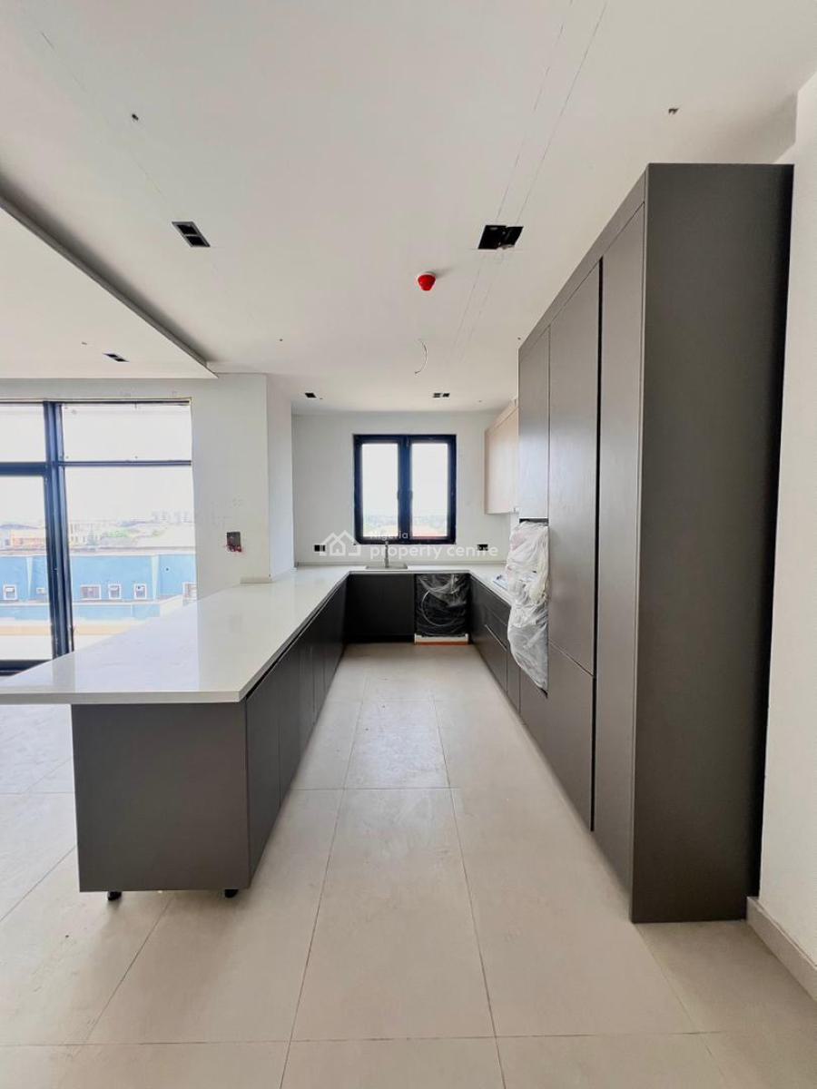 Luxury 2-bedroom Apartment with Elevator, Terrace, Rooftop Pool, Gym, Lekki Phase 1, Lekki, Lagos, Flat / Apartment for Sale