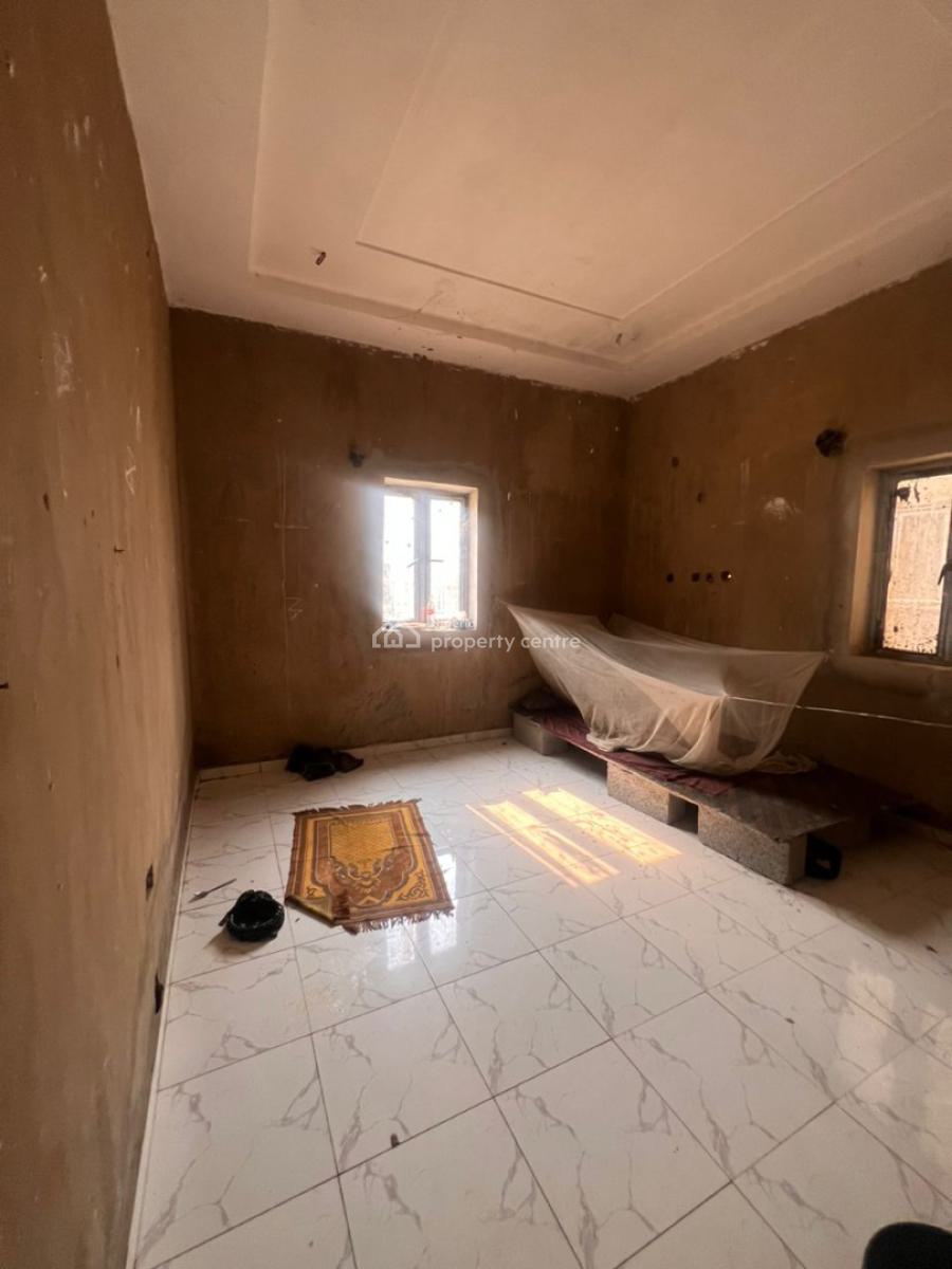 Well Built 2 Bedroom Apartment, Dakibiyu, Jabi, Abuja, Block of Flats for Sale