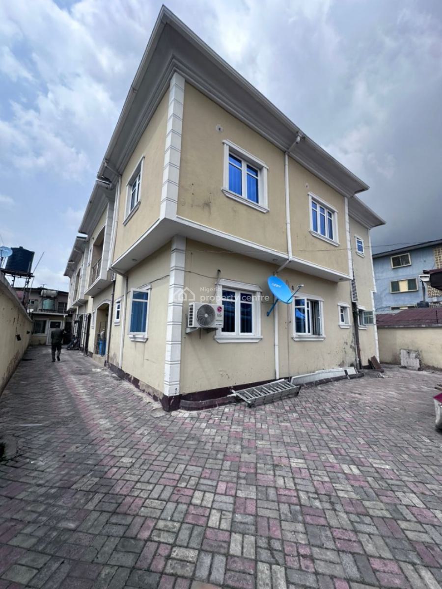 Nice and Affordable 3 Bedroom Apartment, All Rooms En-suite, Surulere, Lagos, Flat / Apartment for Rent