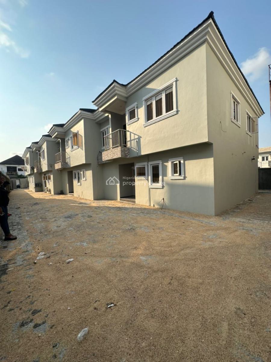 Well Mantaned 4 Bedrooms Terraced Duplex, Agungi, Lekki, Lagos, Terraced Duplex for Rent
