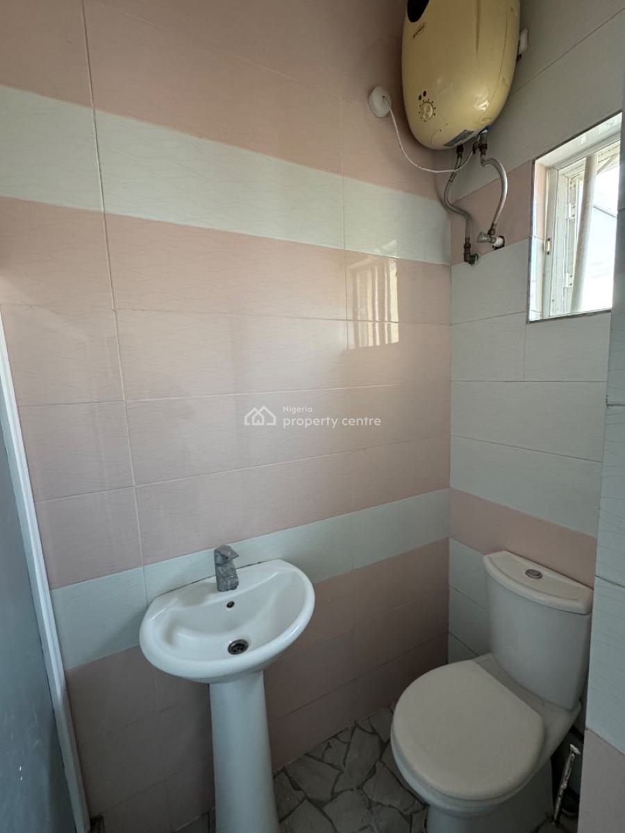 Well Maintained 4 Bedrooms Semi Detached Duplex, Chevron Toll Gate, Lekki Phase 2, Lekki, Lagos, Semi-detached Duplex for Rent