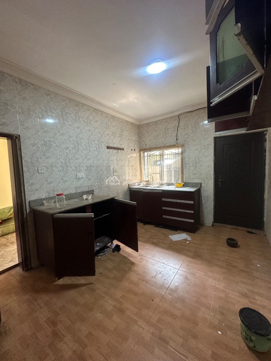 𝐌𝐀𝐈𝐍𝐓𝐀𝐈𝐍𝐄𝐃 3 𝐁𝐄𝐃𝐑𝐎𝐎𝐌 𝐀𝐏𝐀𝐑𝐓𝐌𝐄𝐍𝐓, Chevron Toll Gate, Lekki Phase 2, Lekki, Lagos, Flat / Apartment for Rent