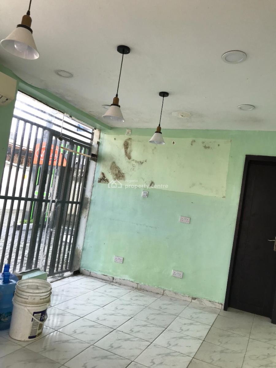 Portable Shop Space, Off Admiralty Way, Lekki Phase 1, Lekki, Lagos, Shop for Rent