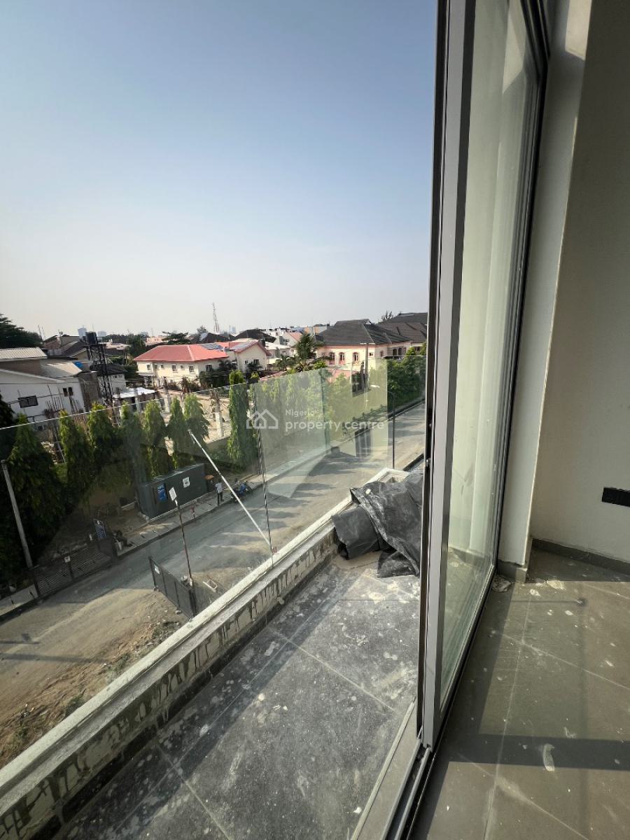 4 Bedrooms Lekki Phase1, Admiraty Lekki Phase1, Lekki Phase 1, Lekki, Lagos, Semi-detached Duplex for Sale